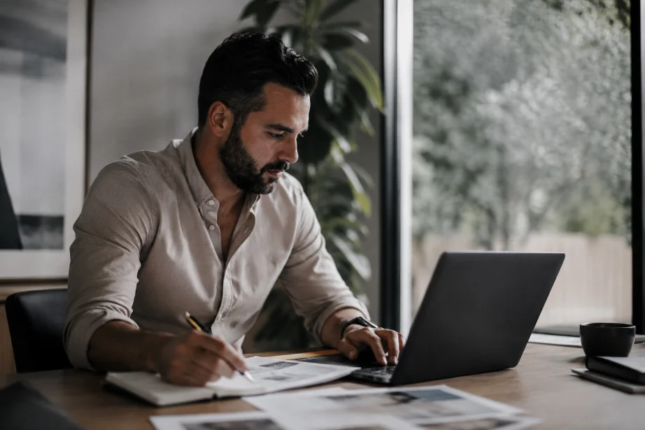 Working with advisers: accountant, broker and buyer around the same numbers